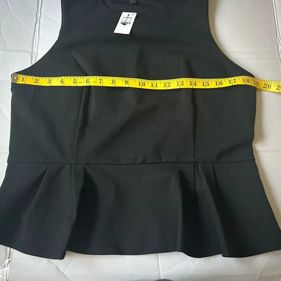 NWT EXPRESS Peplum Tank Top Sleeveless Blouse Black Pleated L Career Office - Picture 5 of 6